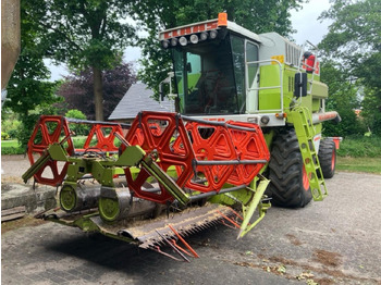 Moissonneuse-batteuse CLAAS Dominator