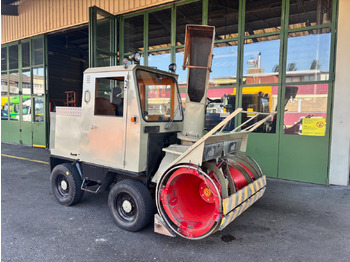 Véhicule de voirie/ Spécial