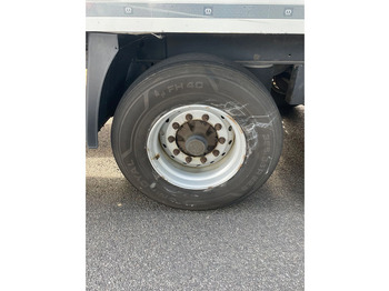 Semi-remorque frigorifique Krone Koeler 3 Asser met laadklep. Komt nog binnen: photos 4 Semi-remorque frigorifique Krone Koeler 3 Asser met laadklep. Komt nog binnen: photos 4