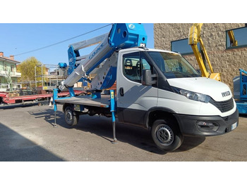 Camion avec nacelle SOCAGE