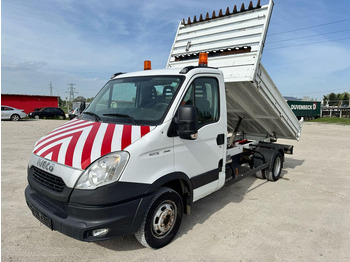 Véhicule utilitaire benne IVECO Daily