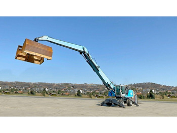 Pelle sur pneus TEREX