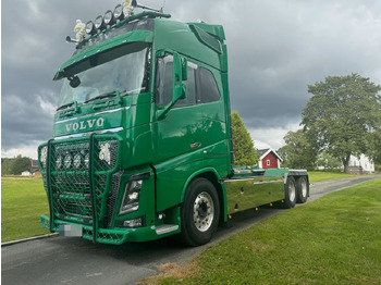 Camion ampliroll VOLVO FH16