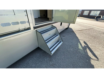 Camion chevaux MAN TGM 15.250 5 horses and living brand Krismar: photos 5