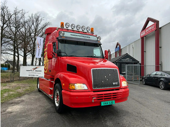 Tracteur routier VOLVO NL