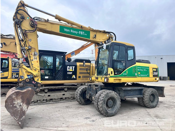 Pelle sur pneus KOMATSU