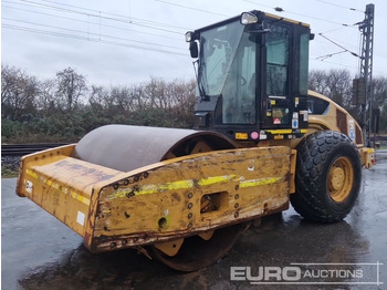 Compacteur CATERPILLAR