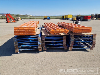 Matériel de chantier Pallet of Palletizing Racks (3 of): photos 4