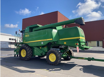 Moissonneuse-batteuse JOHN DEERE T660