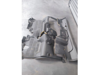 Cabine et intérieur NISSAN