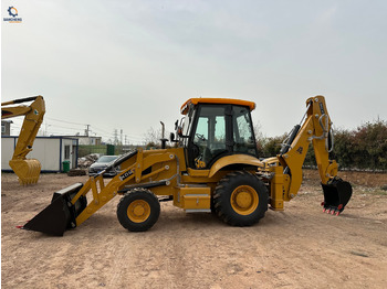 Tractopelle JCB 3CX