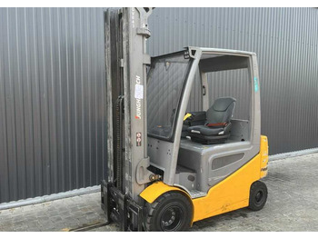 Chariot élévateur électrique JUNGHEINRICH EFG 425