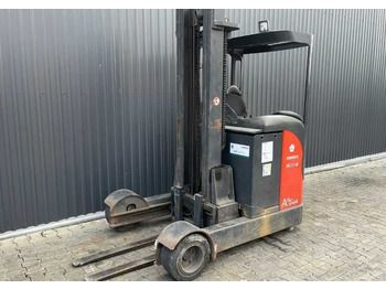 Chariot à mât rétractable LINDE R
