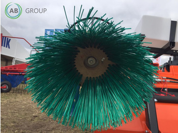 Brosse pour Véhicule de voirie/ Spécial Metal-Technik TOP MT tractor road sweeper 2 m: photos 2