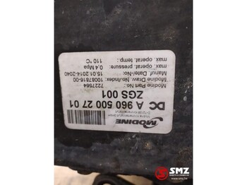 Radiateur pour Camion Mercedes-Benz Occ radiator Mercedes Actros MP4 A9605002701: photos 5