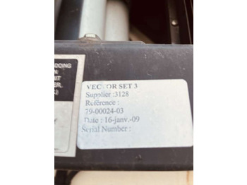 Semi-remorque frigorifique Diversen Vector 1800 Compleet en onderdelen Compressor ect: photos 4 Semi-remorque frigorifique Diversen Vector 1800 Compleet en onderdelen Compressor ect: photos 4