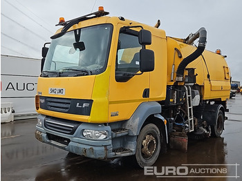 Balayeuse de voirie DAF LF 55 220