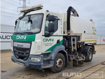 Balayeuse de voirie DAF LF 220