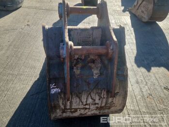 Godet 32" Digging Bucket 65mm Pins: photos 4 Godet 32" Digging Bucket 65mm Pins: photos 4