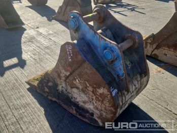 Godet 32" Digging Bucket 65mm Pins: photos 3 Godet 32" Digging Bucket 65mm Pins: photos 3