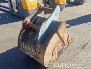 Godet 32" Digging Bucket 65mm Pins: photos 5 Godet 32" Digging Bucket 65mm Pins: photos 5