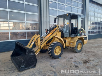 Chargeuse sur pneus CAT 906: photos 1