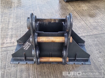 Matériel de manutention Unused Pallet Fork Frame 65mm Pin to suit 13 Ton Excavator: photos 4