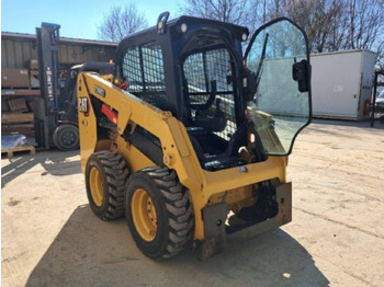Mini chargeuse CATERPILLAR 226D