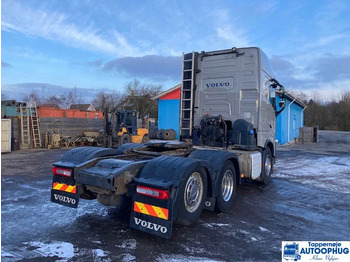 Tracteur routier Volvo FH500 6X2 Only parts: photos 4 Tracteur routier Volvo FH500 6X2 Only parts: photos 4