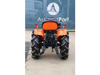 Tracteur agricole Kubota B7001DT: photos 5