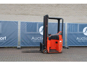 Chariot à mât rétractable LINDE E10