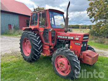 Tracteur agricole VOLVO