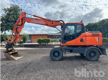 Pelle sur pneus DOOSAN DX160W
