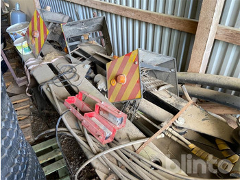 Grue auxiliaire pour Camion Mowi 400: photos 1