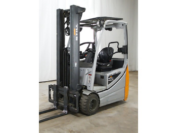 Chariot élévateur électrique STILL RX20