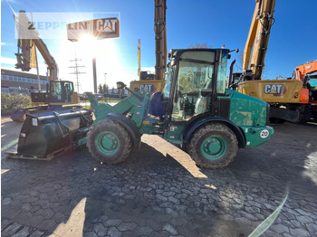 Chargeuse sur pneus CATERPILLAR 906M