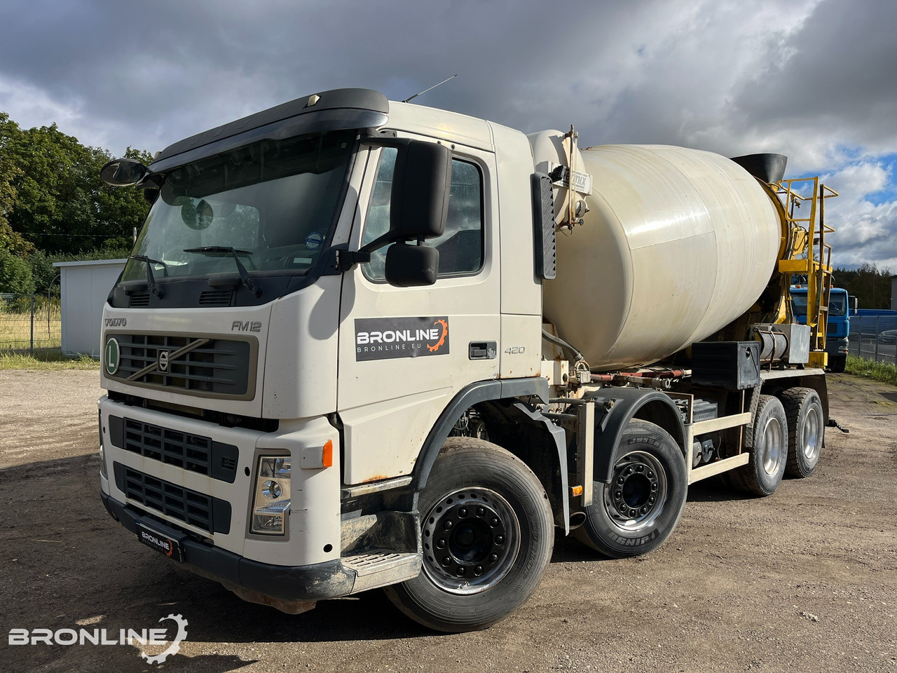 2004 Volvo FM12 420 8x4 Intermix 10m³ - Camion malaxeur: photos 1 2004 Volvo FM12 420 8x4 Intermix 10m³ - Camion malaxeur: photos 1
