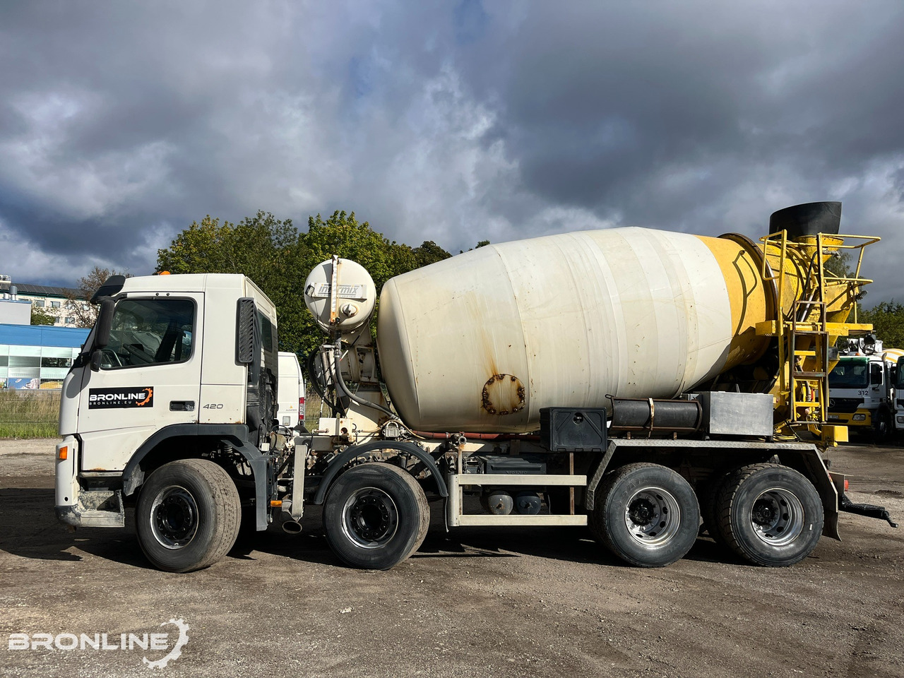 2004 Volvo FM12 420 8x4 Intermix 10m³ - Camion malaxeur: photos 3 2004 Volvo FM12 420 8x4 Intermix 10m³ - Camion malaxeur: photos 3