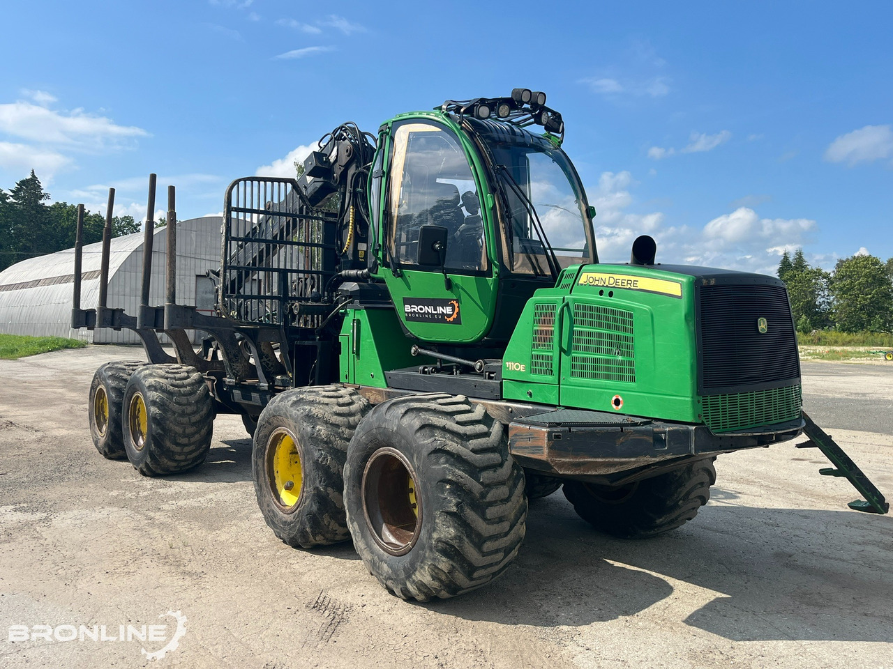 2010 John Deere 1110E Forwarder 8x8 - Porteur: photos 1 2010 John Deere 1110E Forwarder 8x8 - Porteur: photos 1