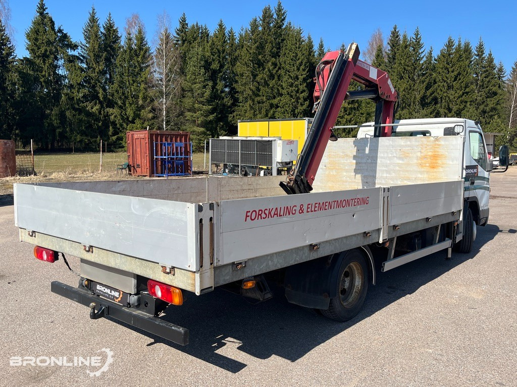 2011 Mitsubishi Fuso Canter + HMF 635K3 - Camion plateau: photos 5 2011 Mitsubishi Fuso Canter + HMF 635K3 - Camion plateau: photos 5