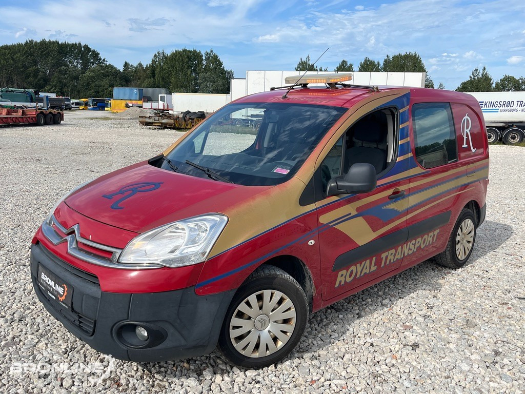 2015 Citroën Berlingo 1.6 84kW - Voiture: photos 2 2015 Citroën Berlingo 1.6 84kW - Voiture: photos 2