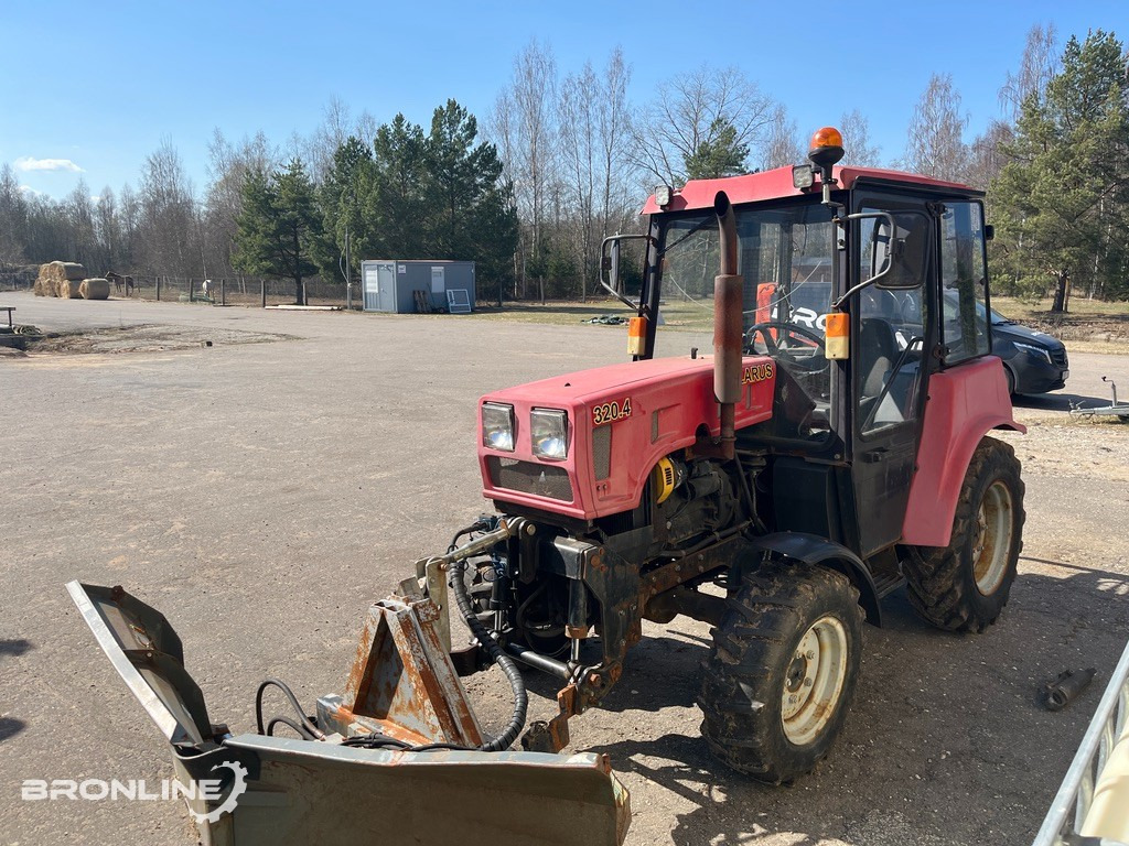 2016 Belarus 320.4 Tractor + Snow plow - Tracteur agricole, Lame à neige: photos 3 2016 Belarus 320.4 Tractor + Snow plow - Tracteur agricole, Lame à neige: photos 3
