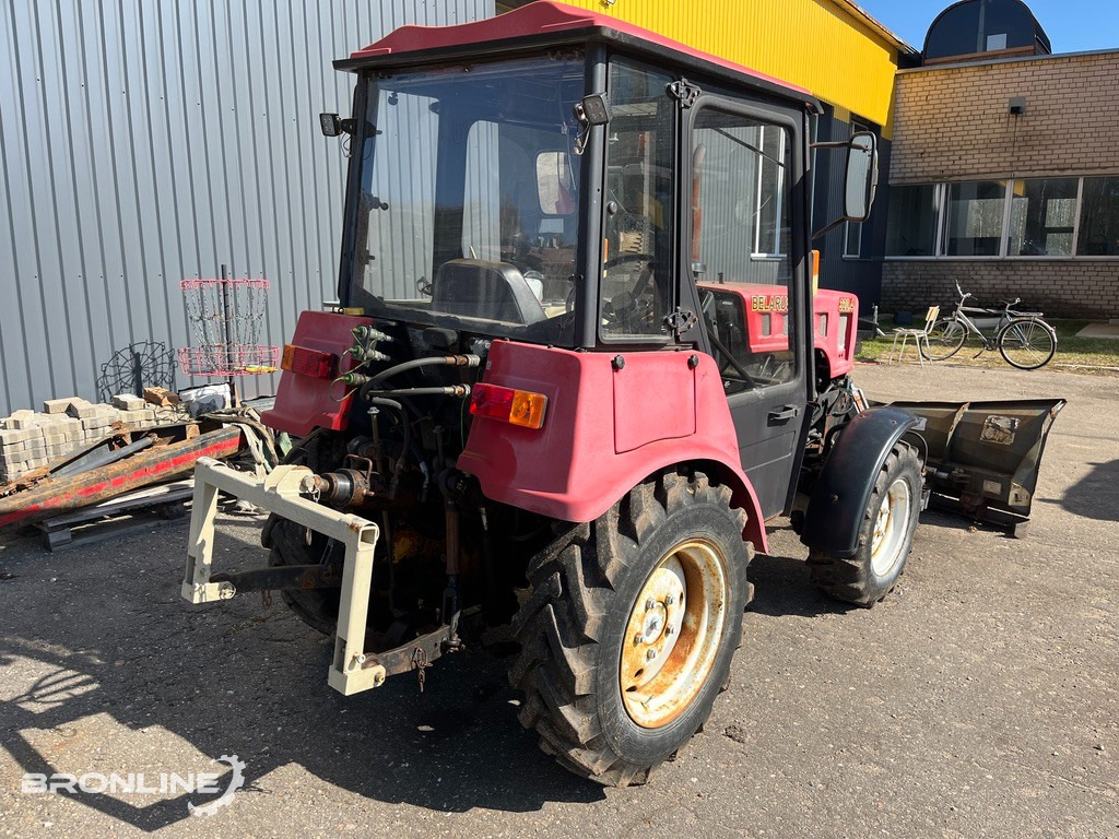2016 Belarus 320.4 Tractor + Snow plow - Tracteur agricole, Lame à neige: photos 5 2016 Belarus 320.4 Tractor + Snow plow - Tracteur agricole, Lame à neige: photos 5