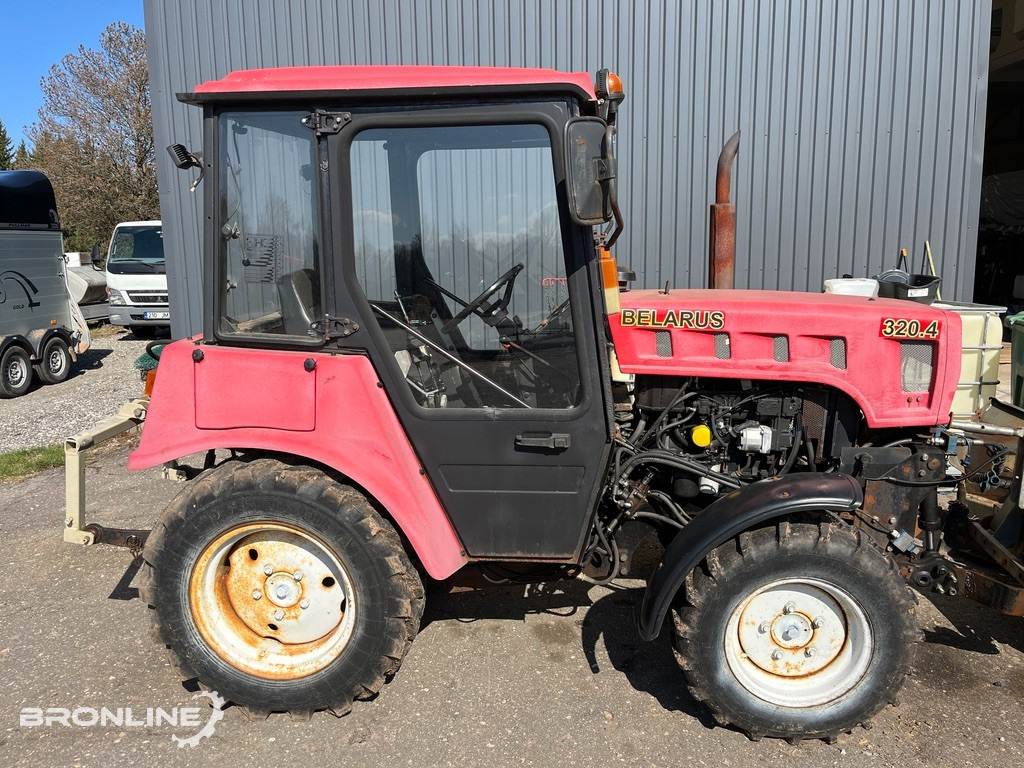 2016 Belarus 320.4 Tractor + Snow plow - Tracteur agricole, Lame à neige: photos 4 2016 Belarus 320.4 Tractor + Snow plow - Tracteur agricole, Lame à neige: photos 4