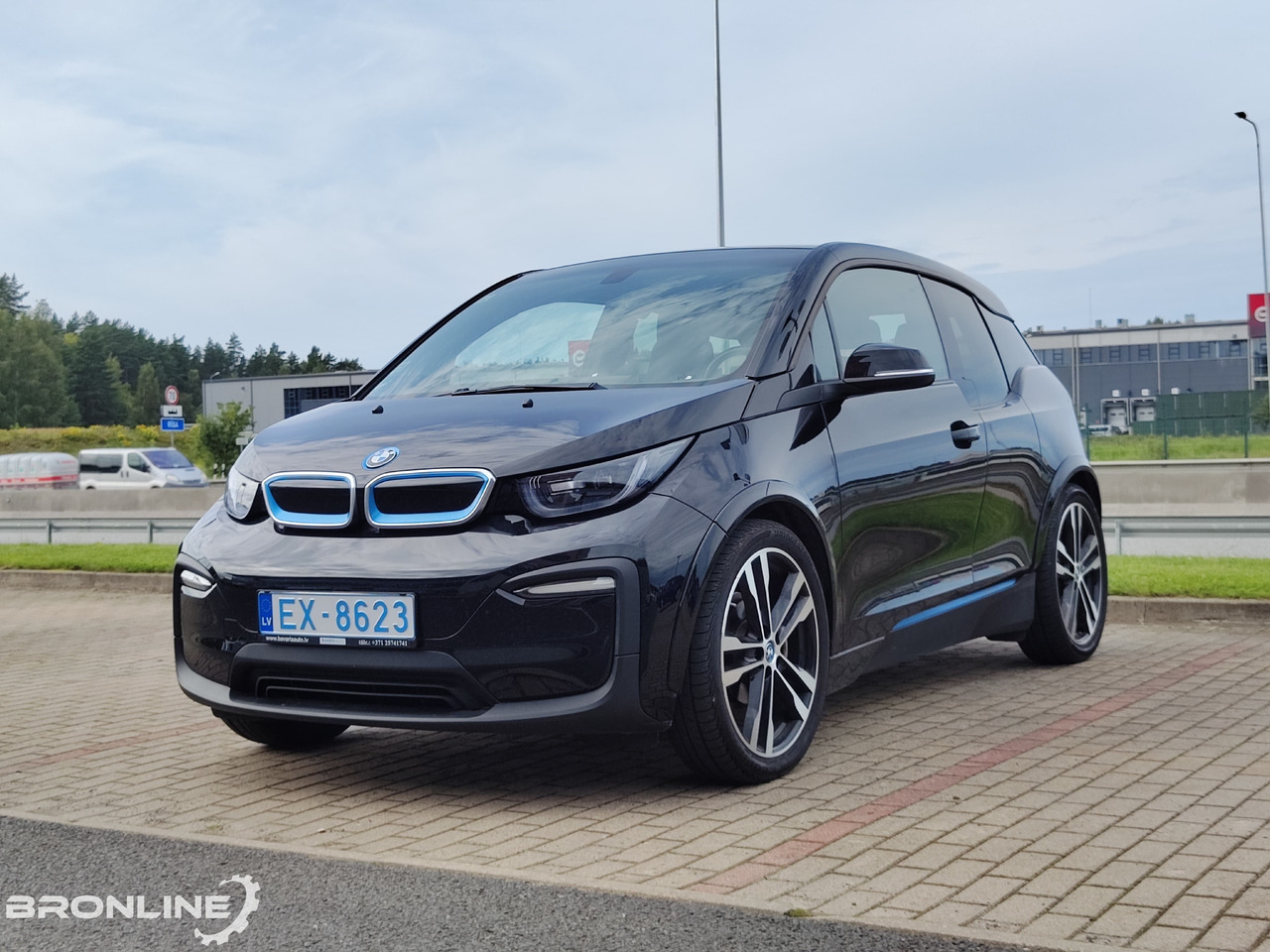 2022 BMW i3 Sport edition 135kW 120Ah - Voiture: photos 1 2022 BMW i3 Sport edition 135kW 120Ah - Voiture: photos 1