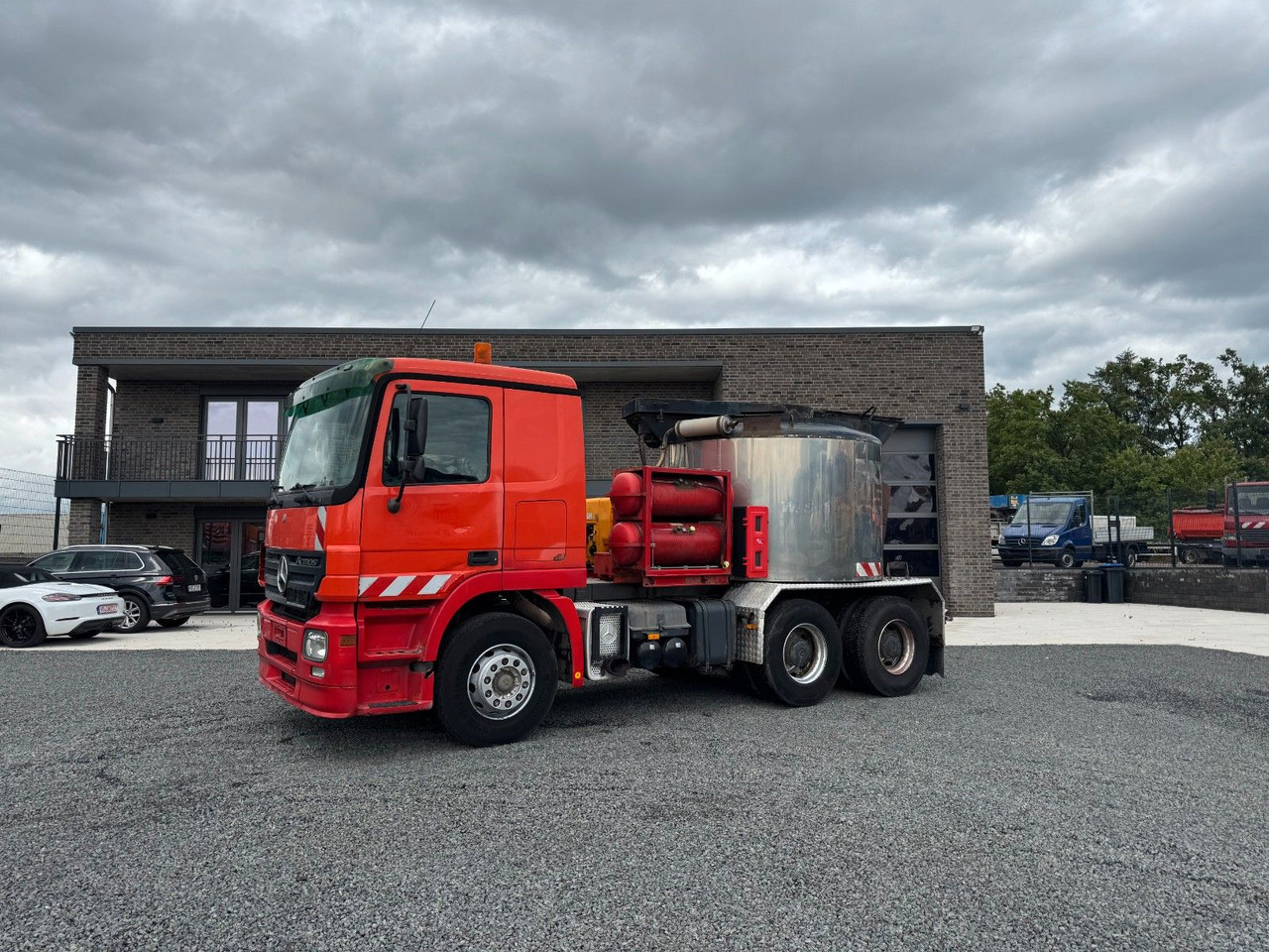 Mercedes-Benz Actros 2641 LS 6x4 Asphaltkocher 6x4 - Camion: photos 1 Mercedes-Benz Actros 2641 LS 6x4 Asphaltkocher 6x4 - Camion: photos 1