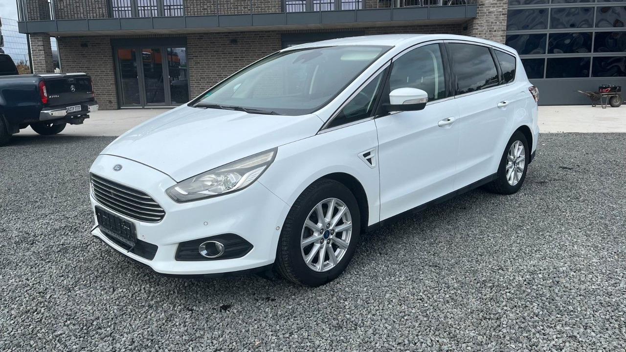 Ford S-Max S-MAX Titanium 2.0 TDCI - Voiture break: photos 2 Ford S-Max S-MAX Titanium 2.0 TDCI - Voiture break: photos 2