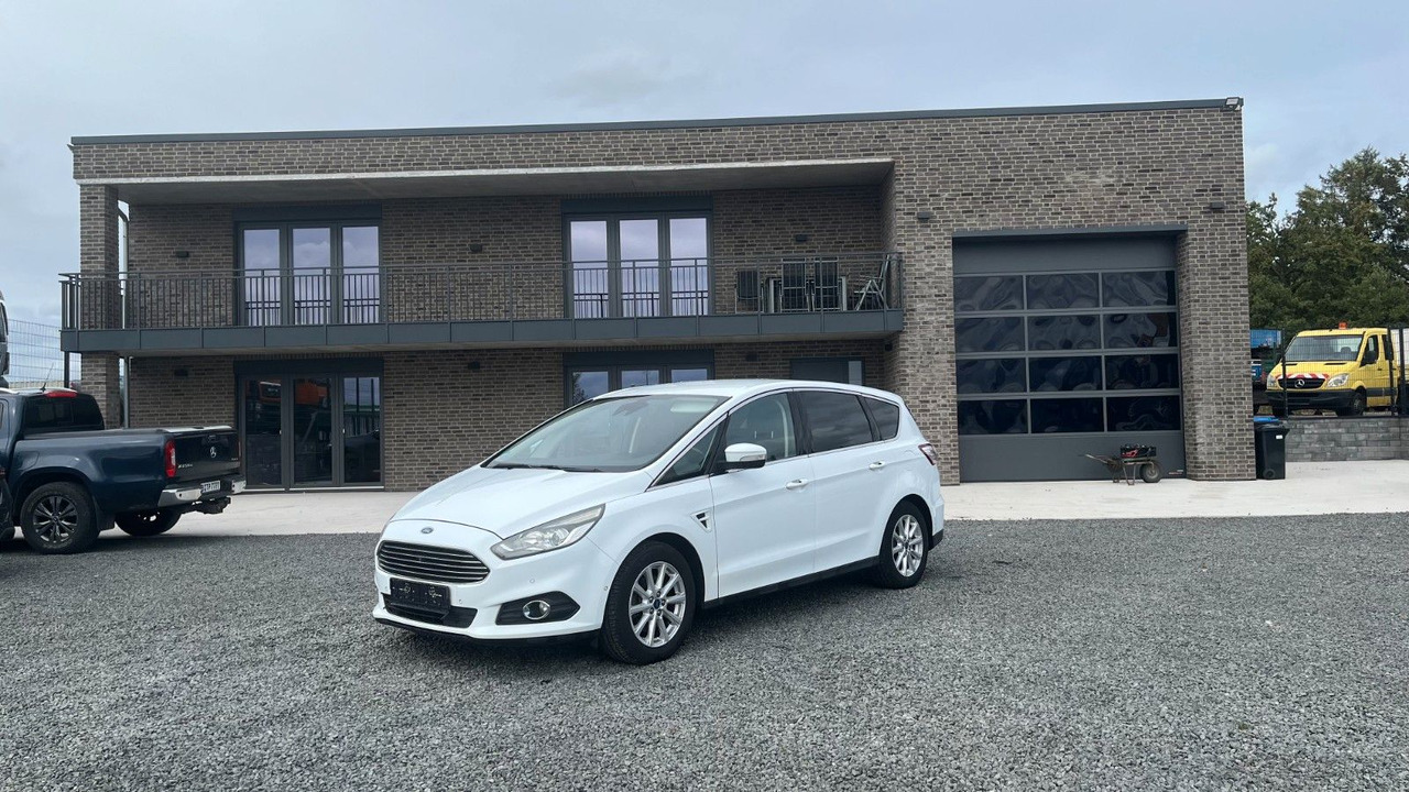 Ford S-Max S-MAX Titanium 2.0 TDCI - Voiture break: photos 1 Ford S-Max S-MAX Titanium 2.0 TDCI - Voiture break: photos 1