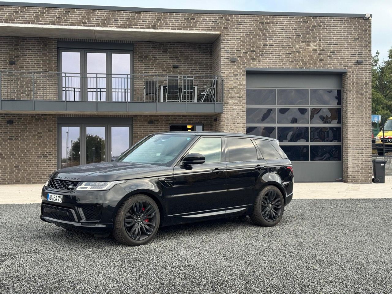 Land Rover Range Rover Sport SDV8 4.4 Autobiography Dynamic - SUV: photos 1 Land Rover Range Rover Sport SDV8 4.4 Autobiography Dynamic - SUV: photos 1