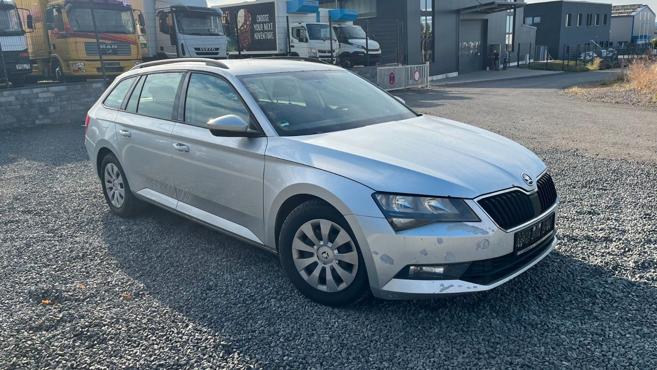 Skoda Superb Combi Active - Voiture break: photos 3 Skoda Superb Combi Active - Voiture break: photos 3
